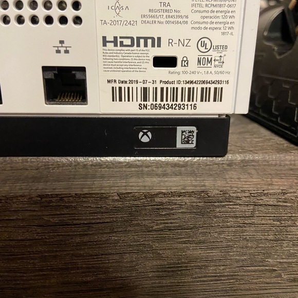 Xbox one S bundle - Picture 9 of 9